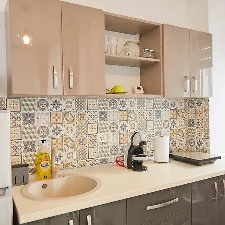 Lemon Bite Stefan Building 那沃达利