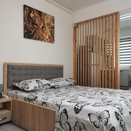 Lemon Bite Stefan Building * 那沃达利