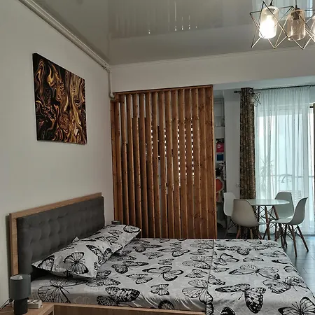 Lemon Bite Stefan Building * 那沃达利